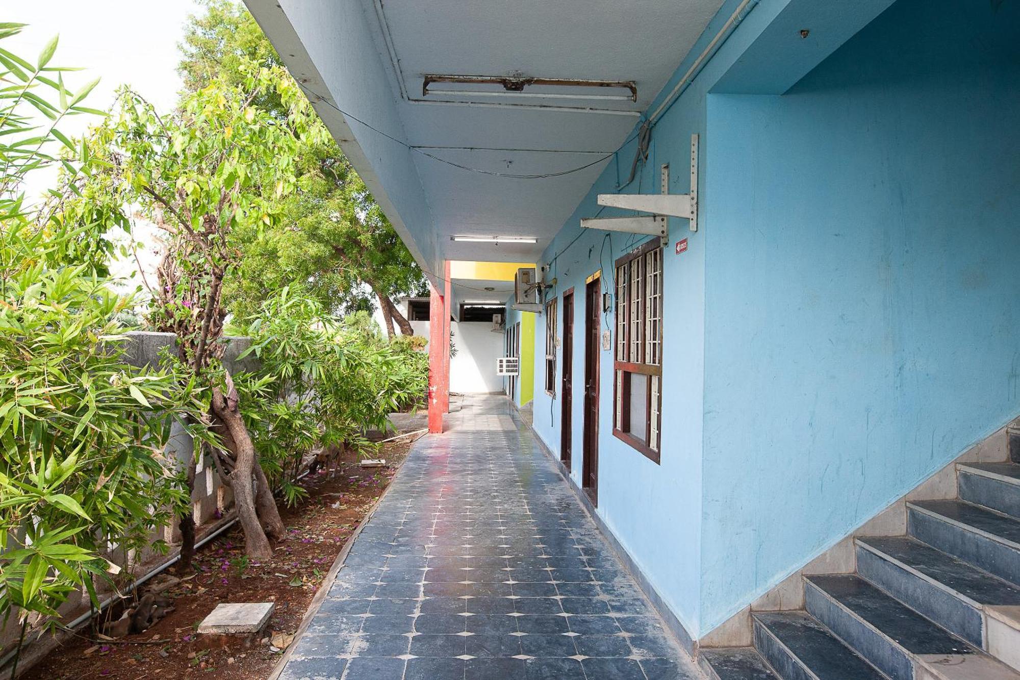 Collection O Ammayi Hotels & Resorts Tiruvannāmalai Exteriör bild