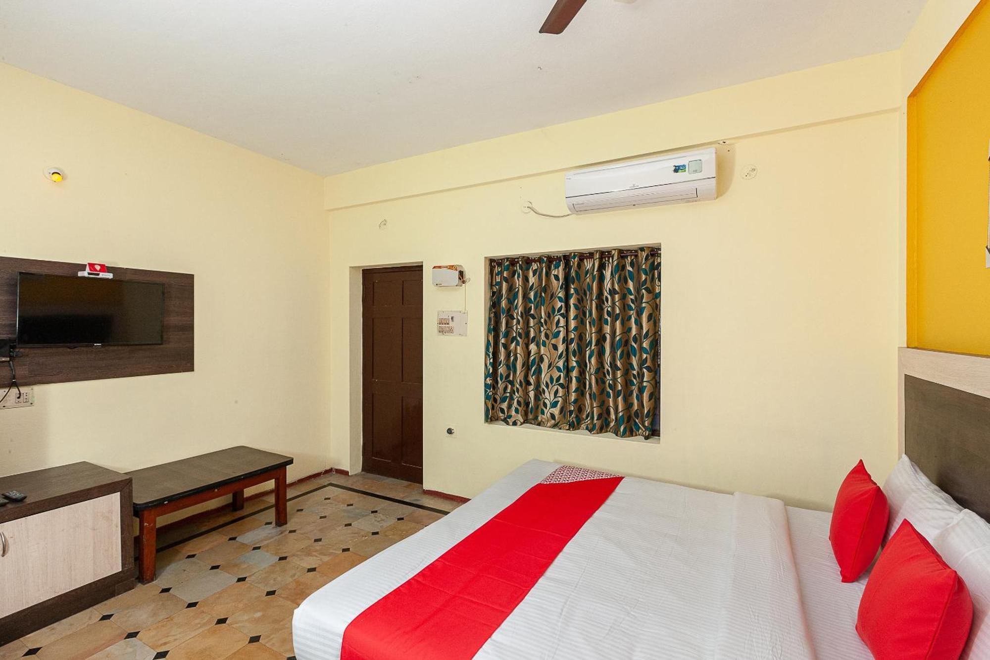 Collection O Ammayi Hotels & Resorts Tiruvannāmalai Exteriör bild