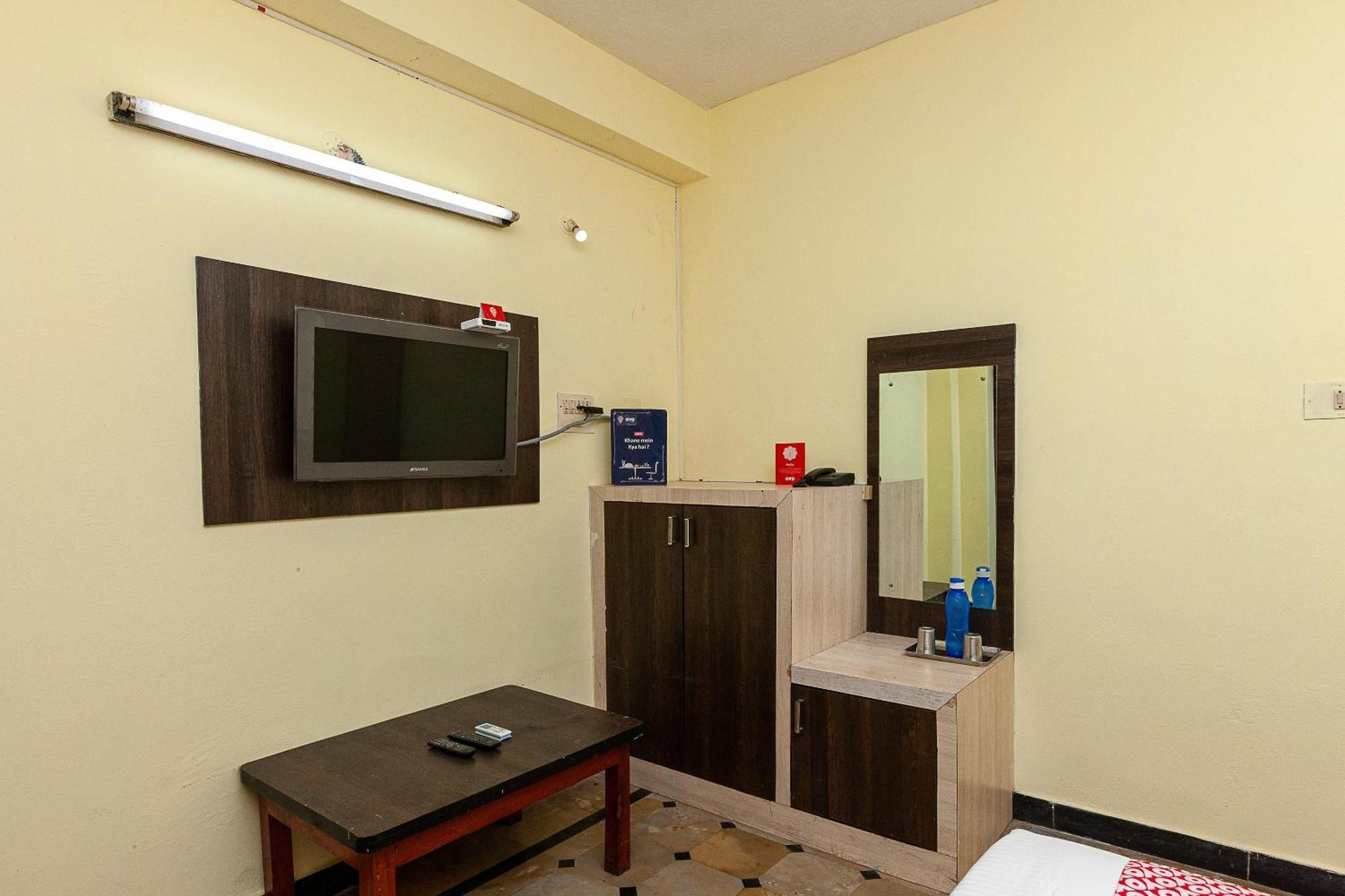 Collection O Ammayi Hotels & Resorts Tiruvannāmalai Exteriör bild