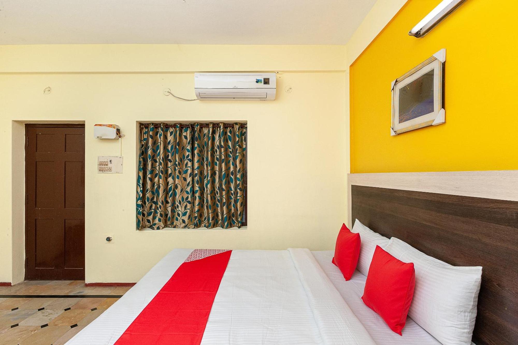 Collection O Ammayi Hotels & Resorts Tiruvannāmalai Exteriör bild