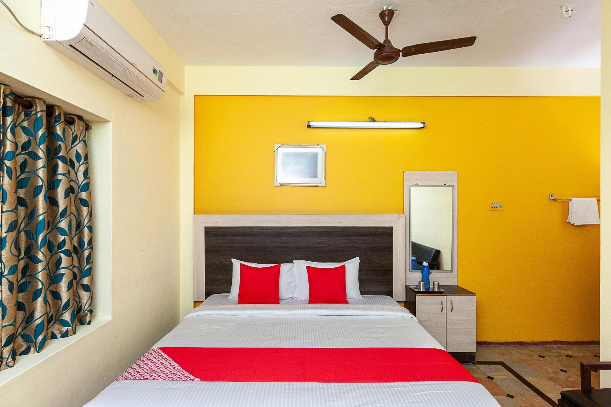 Collection O Ammayi Hotels & Resorts Tiruvannāmalai Exteriör bild