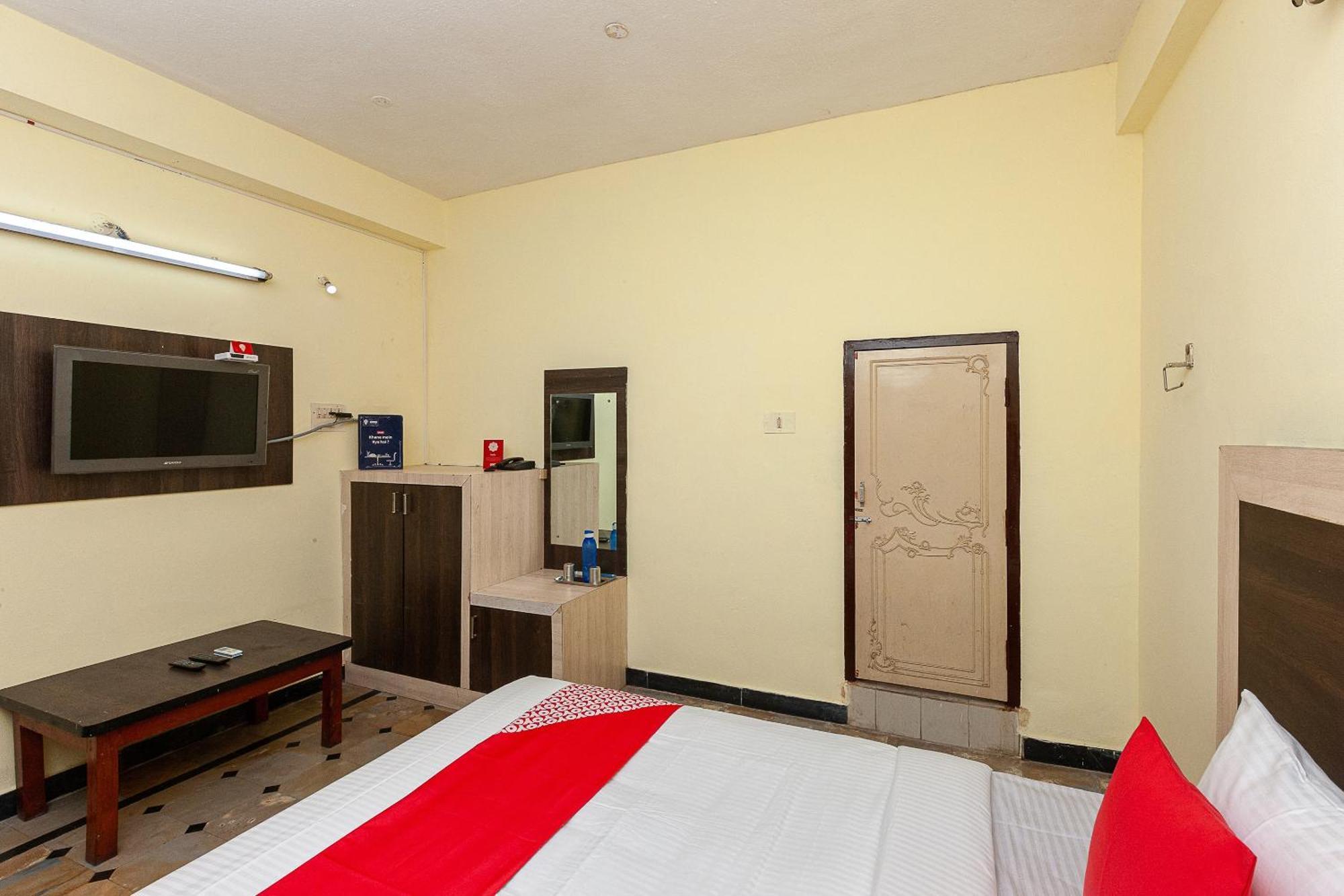 Collection O Ammayi Hotels & Resorts Tiruvannāmalai Exteriör bild