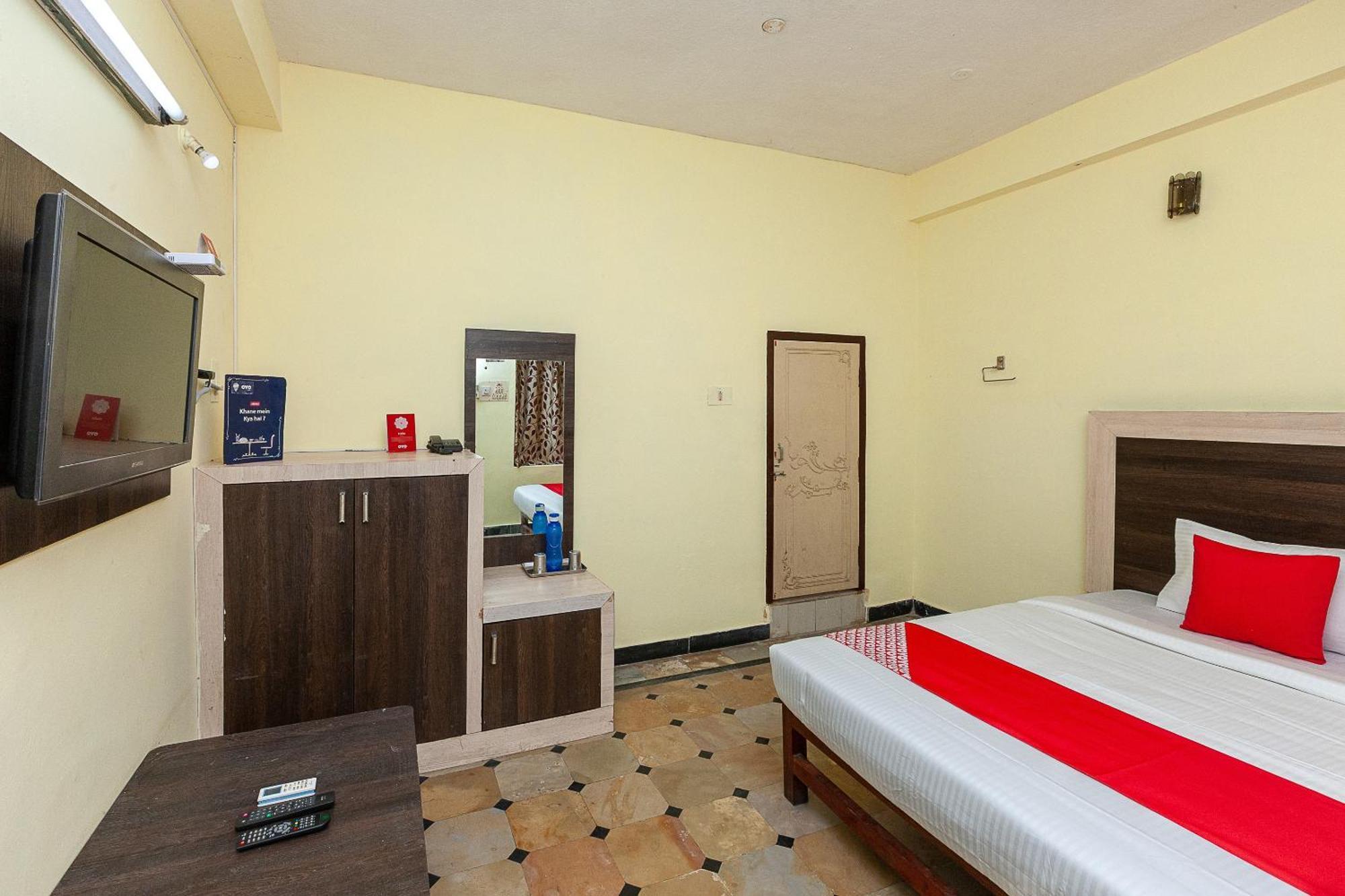 Collection O Ammayi Hotels & Resorts Tiruvannāmalai Exteriör bild