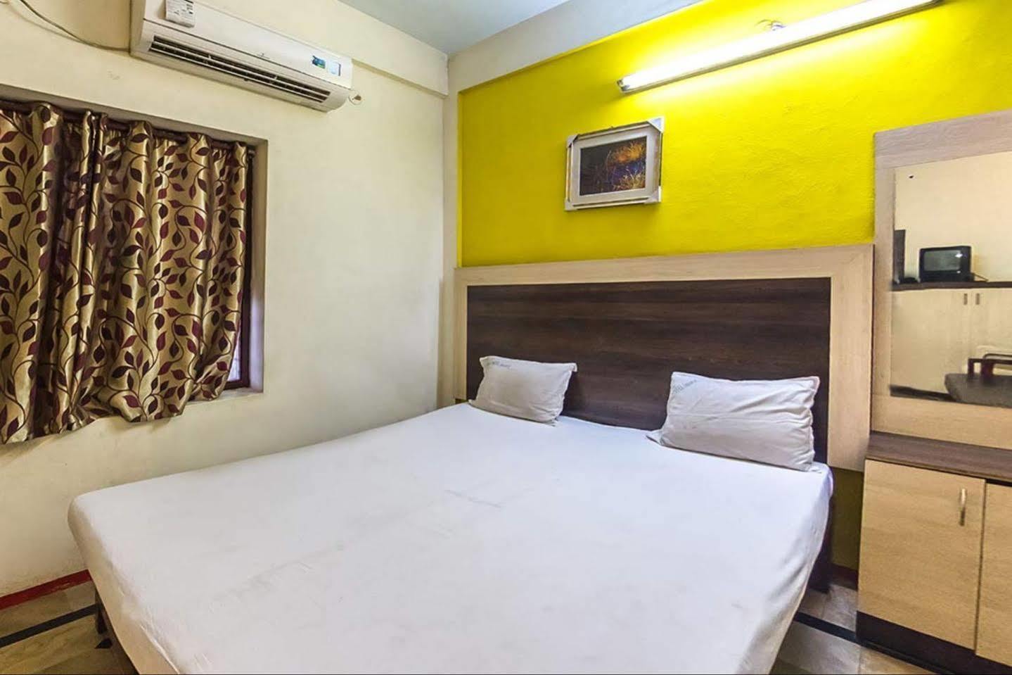 Collection O Ammayi Hotels & Resorts Tiruvannāmalai Exteriör bild